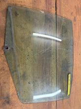 Load image into Gallery viewer, E46 Sedan Door Glass